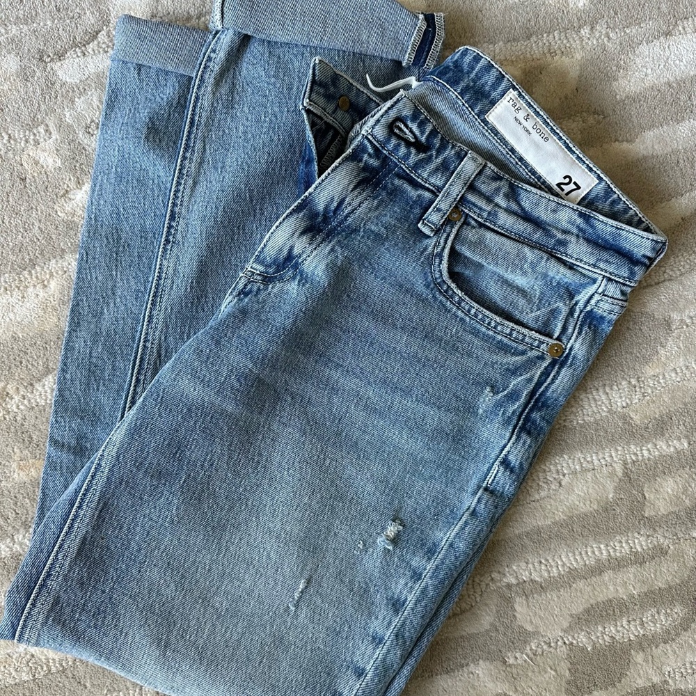 Women’s rag & bone size 27 jeans.